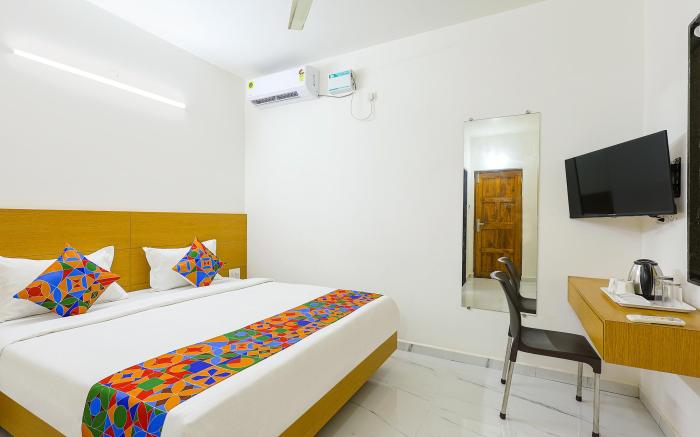 FabExpress Pednekar Plaza - Tito's lane, Baga Beach