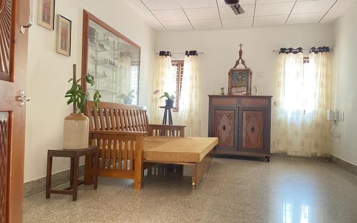 Glanwoods Inn - 2BHK Antique Independent house