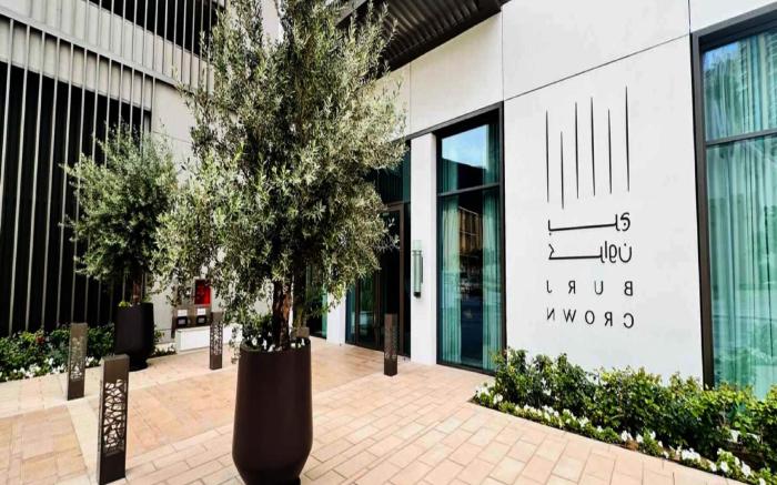 Luxury 1-Bedroom Apartment At Burj Crown
