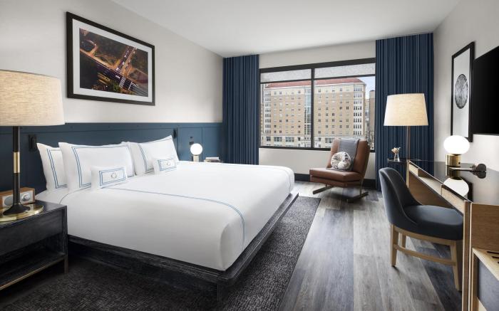The Oaklander Hotel, Autograph Collection