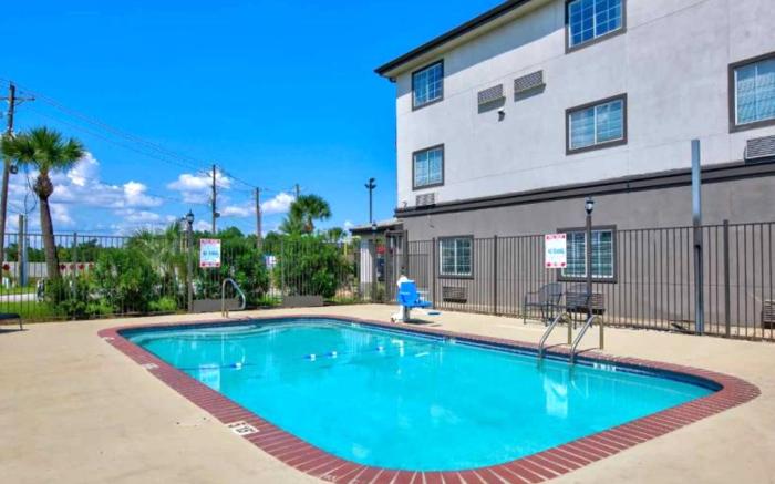 OYO Townhouse Sulphur, LA Extended Stay