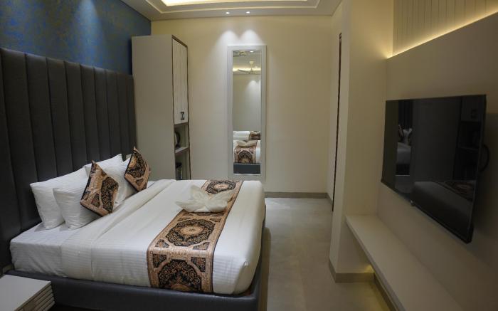 Hotel Moon Inn, near Golden Temple and Jallianwala Bagh