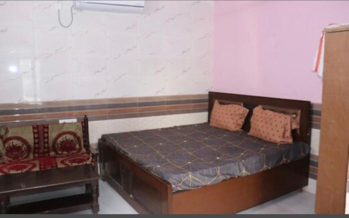 Goroomgo Hotel Hanuman Near Ram Mandir Ayodhya