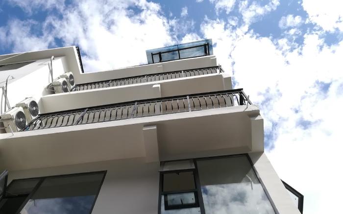 Two king size bedroom suites near the East Gate