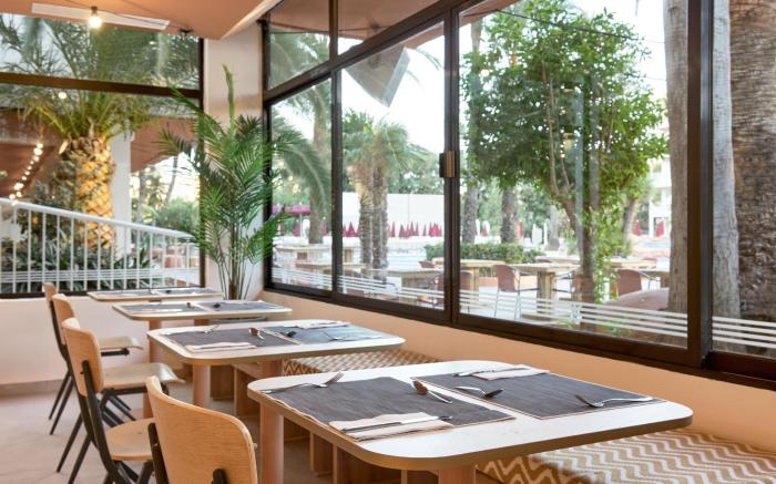 tent Calvia Beach