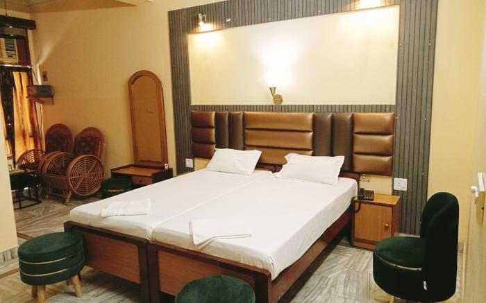 Sarnath Motel and Resort
