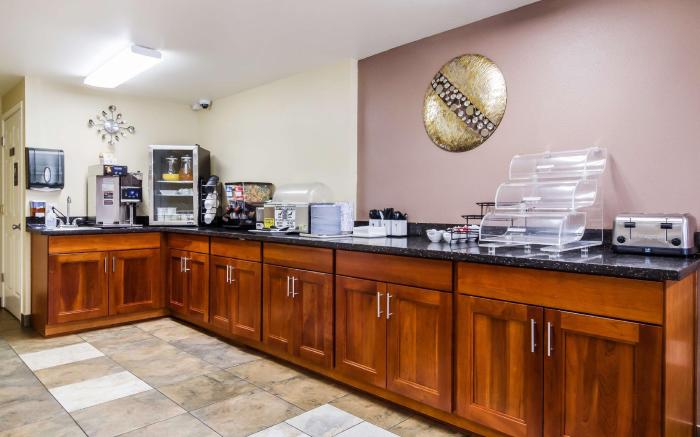 GuestHouse Inn & Suites Montesano