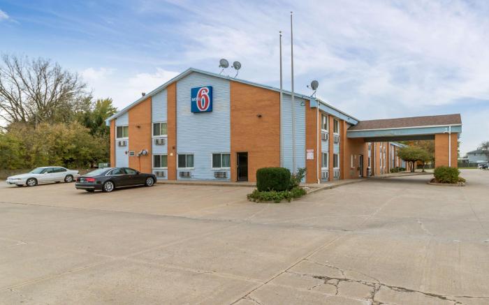 Motel 6 Davenport, IA