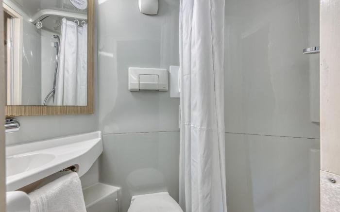 Premiere Classe Lyon Est Aeroport Saint Exupery