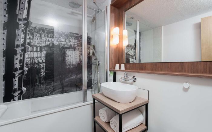 Campanile Dijon Est Saint Apollinaire Hotel