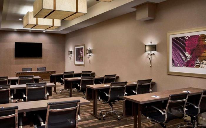 Sonesta Hotel Baltimore Inner Harbor