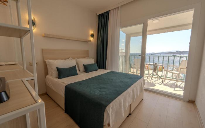 Mia Hill Suites