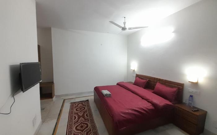 Goroomgo Himalayan Guest House Solan