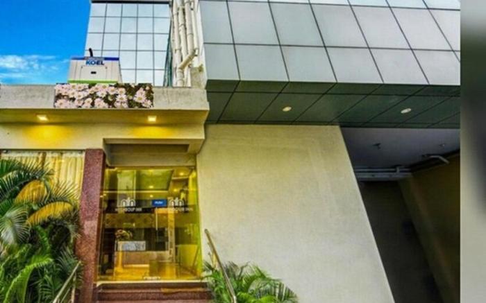 Hotel Titanium Tower