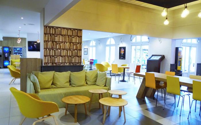 CAMPANILE VAL DE France