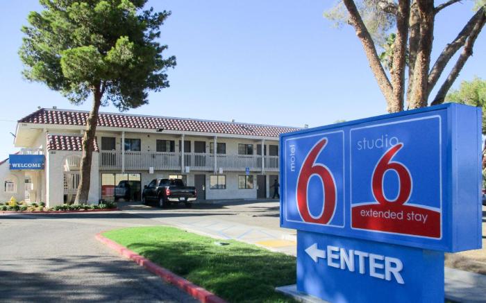 Motel 6 & Studio 6 Barstow