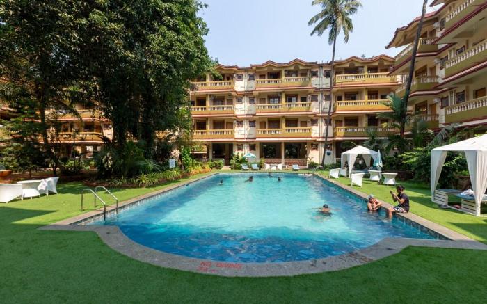RoomzAway 4205 B: Pool, Wi-Fi, Parking & Kitchen