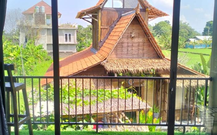 KUBU BLACK HOUSE