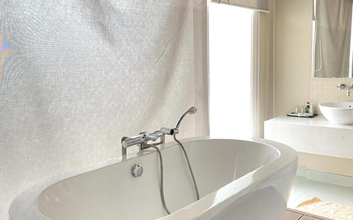 Spacious Apartment with Bathtub - PNT House