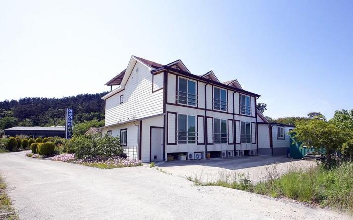 Aquapia House