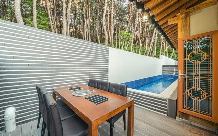 Gyeongju Recreation Area Hanok Pool Villa