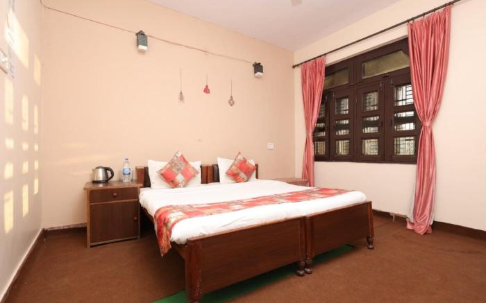 Goroomgo Adhya Inn Naukuchiyatal Bhimtal