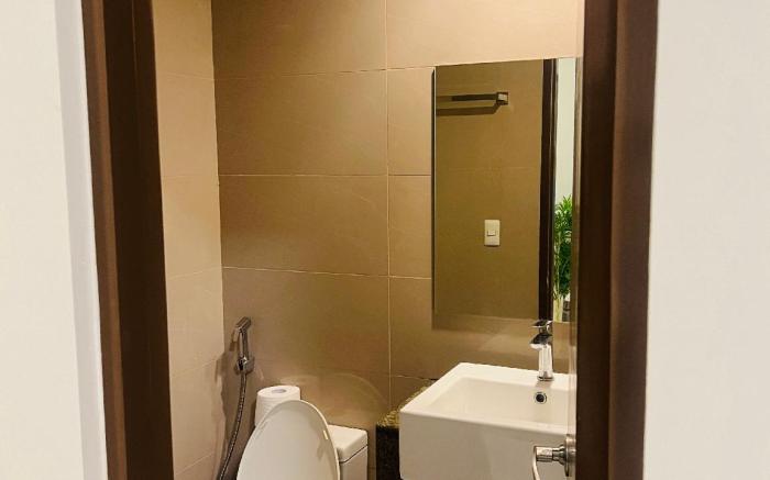 One Manchester Place Condo by EJB