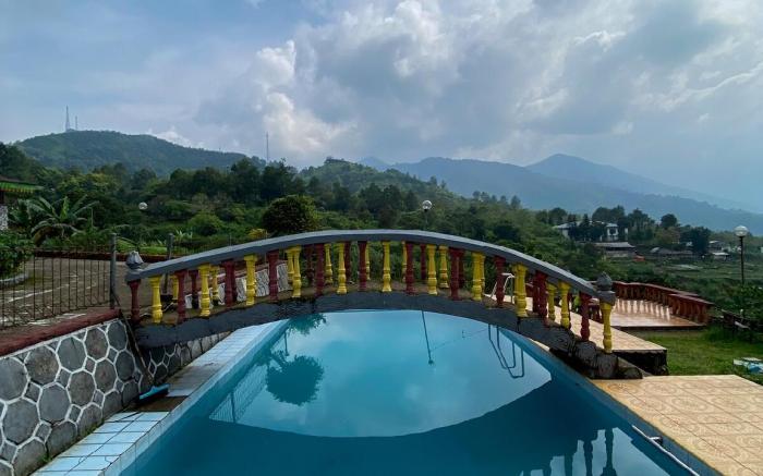 Villa Betawi Puncak Gunung Mas Cisarua