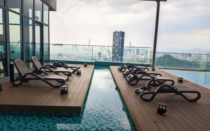 KLCC Gateway Loft: Beside MRT for 4pax@Eko Cheras