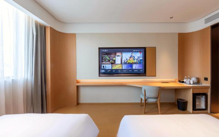 JI Hotel Zhengzhou Bai Temple Metro Station Technology Market