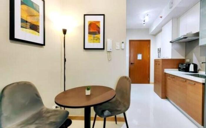 Condotel 1BR Suite at Sunshine100 City Plaza #SS07