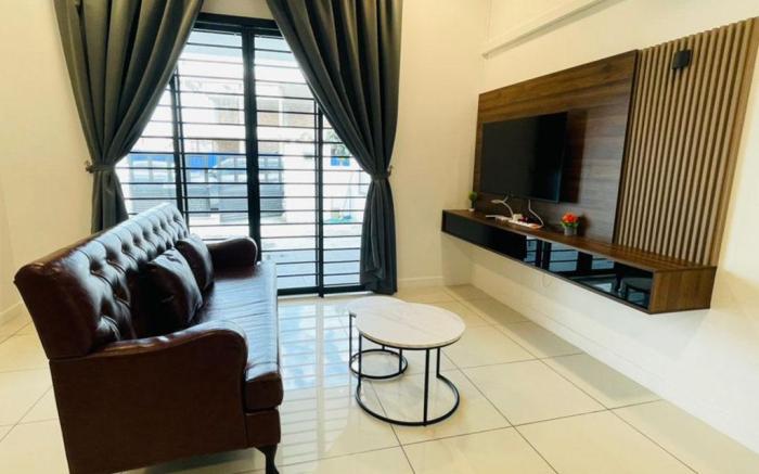 BANDAR DATO ONN {10PAX}PRIVATE BATHROOM AUSTIN 