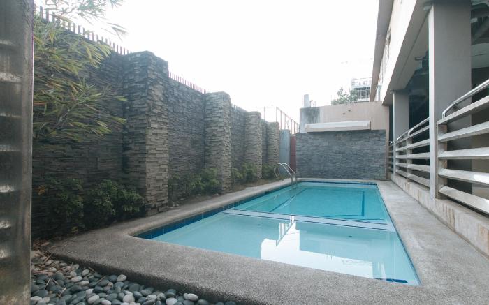 RedDoorz @ Grand Apartelle Hernan Cortes Cebu