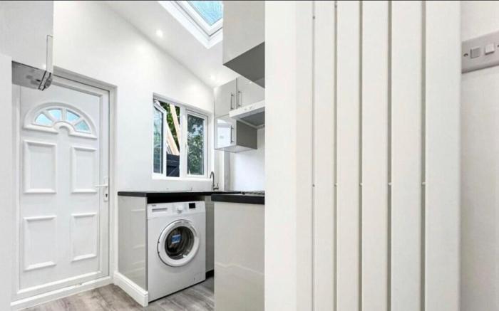 Private Studio Apartment/Flat in London