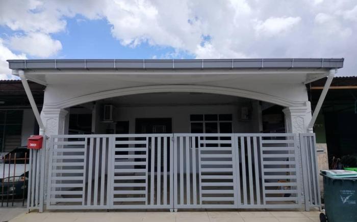 Al-Munawwarah Homestay (Muslim only)