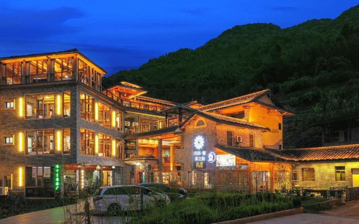 Floral Luxury Nanjing Tulou Chazhiyun Guesthouse