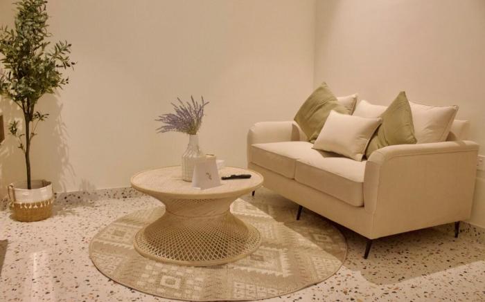 HighRise- Elegant Studio with outdoor sitting