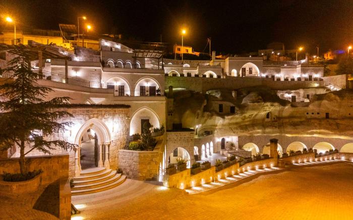 Signature Cave Premium Suites