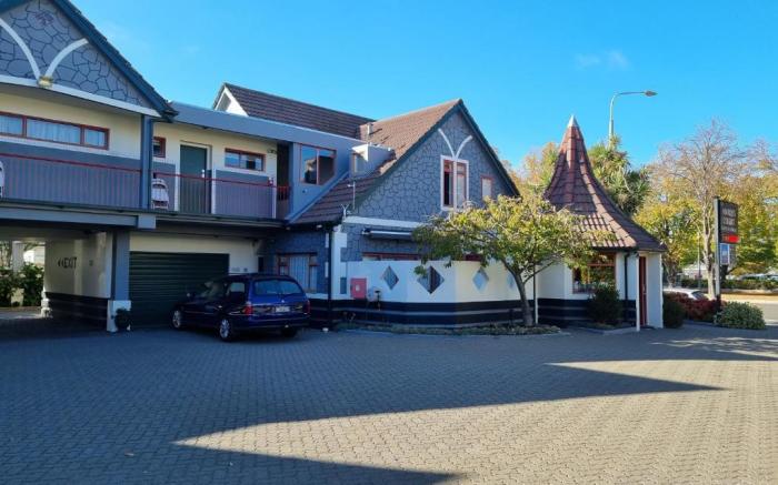Amross Court Motel