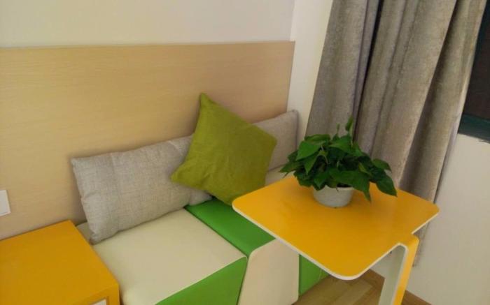 7 Days Hotel Xinyang Mall North Passenger Terminal