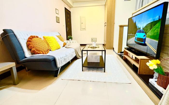 Xinyi Nightlife｜Food & Shopping Steps Away