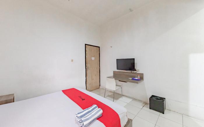 RedDoorz near Taman Kota Lapang Merdeka Sukabumi