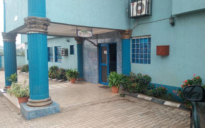 Jam- Bed Hotel and Suites