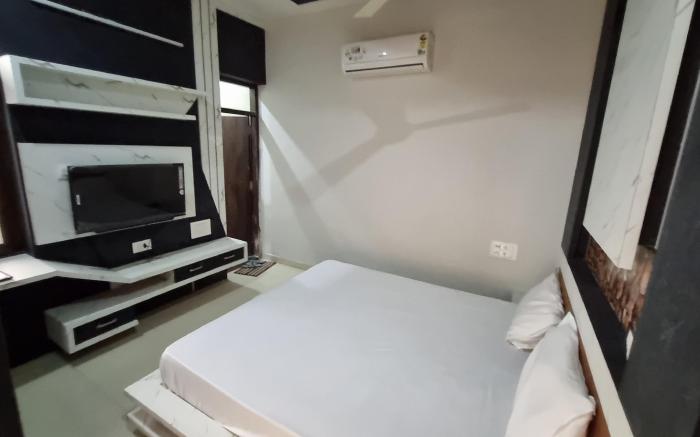 Gokul Hotel