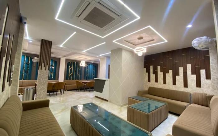 The Posh By Delight STAY