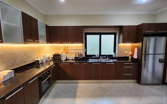 Phratamnak Seaside Pool Villa