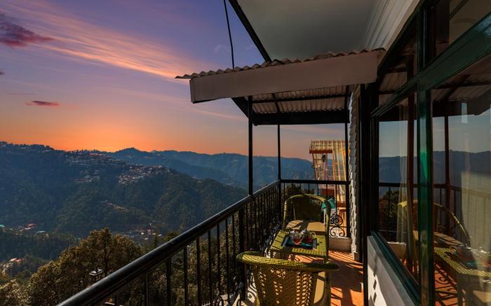 Alaya Stays 5 BHK with Hill View - Meridian Oak