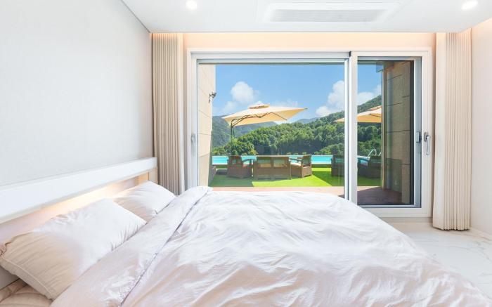 Gapyeong staysumok pool villa pension