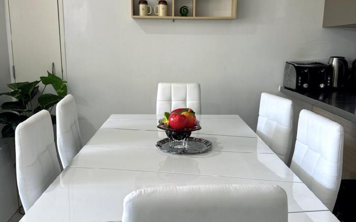 Apartment in central Auckland -Free Carpark & pool