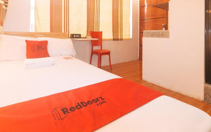 RedDoorz @ Prince Hotel near NAIA T1 